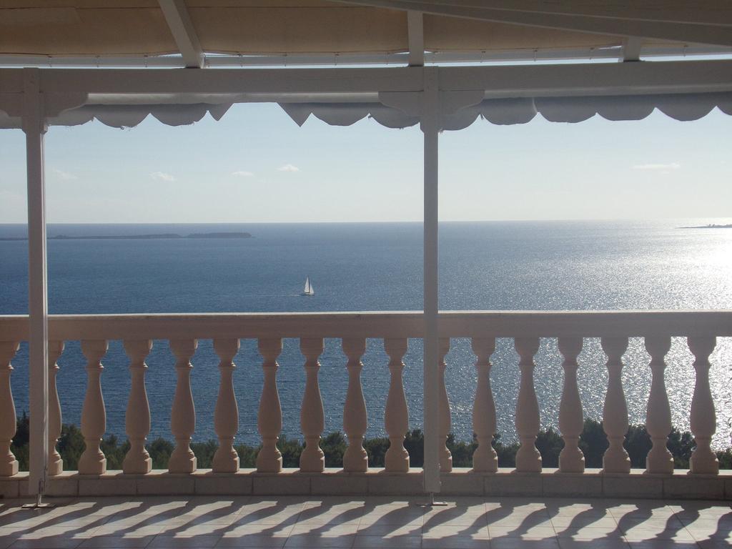 Sunshine Resort Lassi  Ruang foto